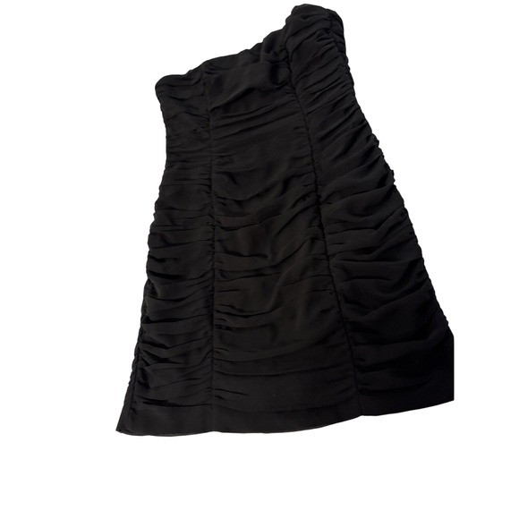 H&M Dresses & Skirts - H&M Black Strapless Ruched Cocktail Dress Women's Size 8 Sweetheart Neck